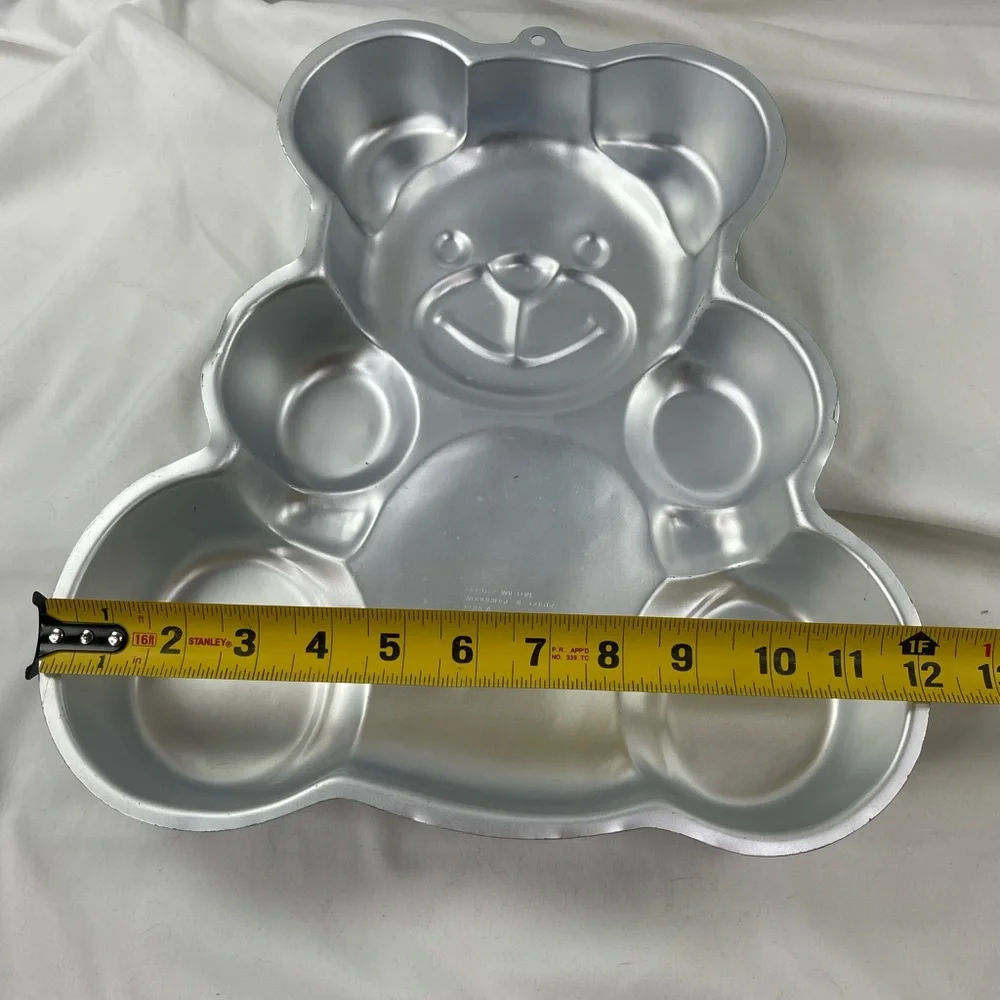 Wilton 1982 Wilton Teddy Bear Cake Pan, model number 502-3754.